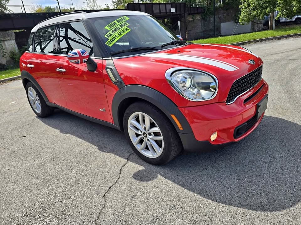 2012 MINI Countryman Cooper S ALL4, front three-quarter