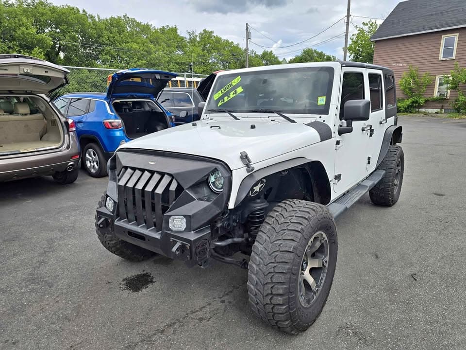 2013 Jeep Wrangler Unlimited Sahara, photo 1