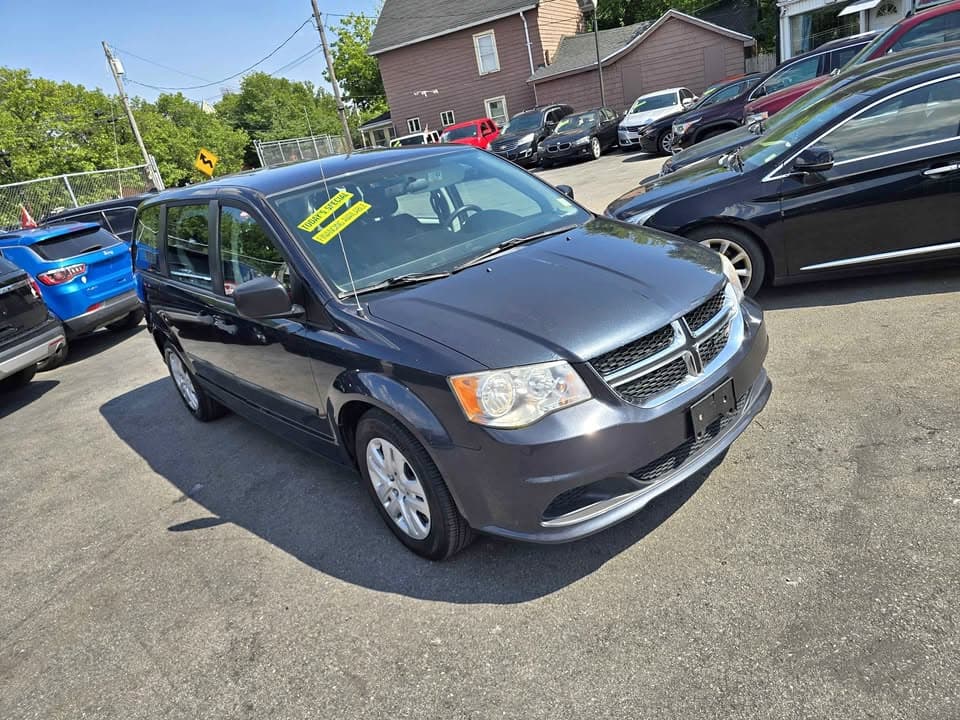 2014 Dodge Grand Caravan SE, photo 1