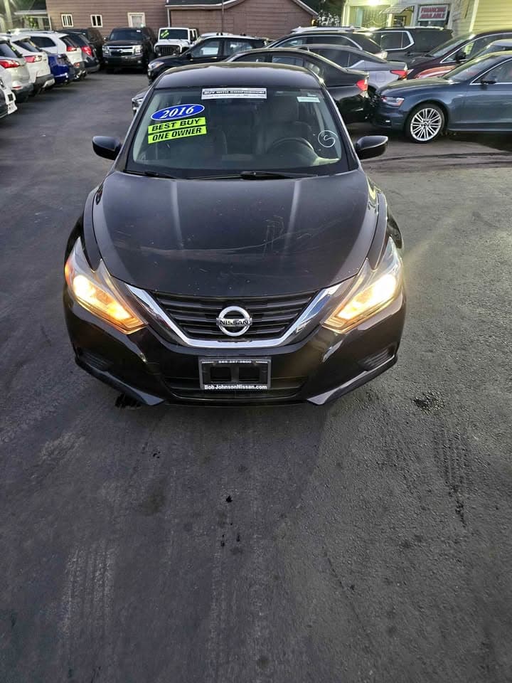 2016 Nissan Altima XE, photo 1