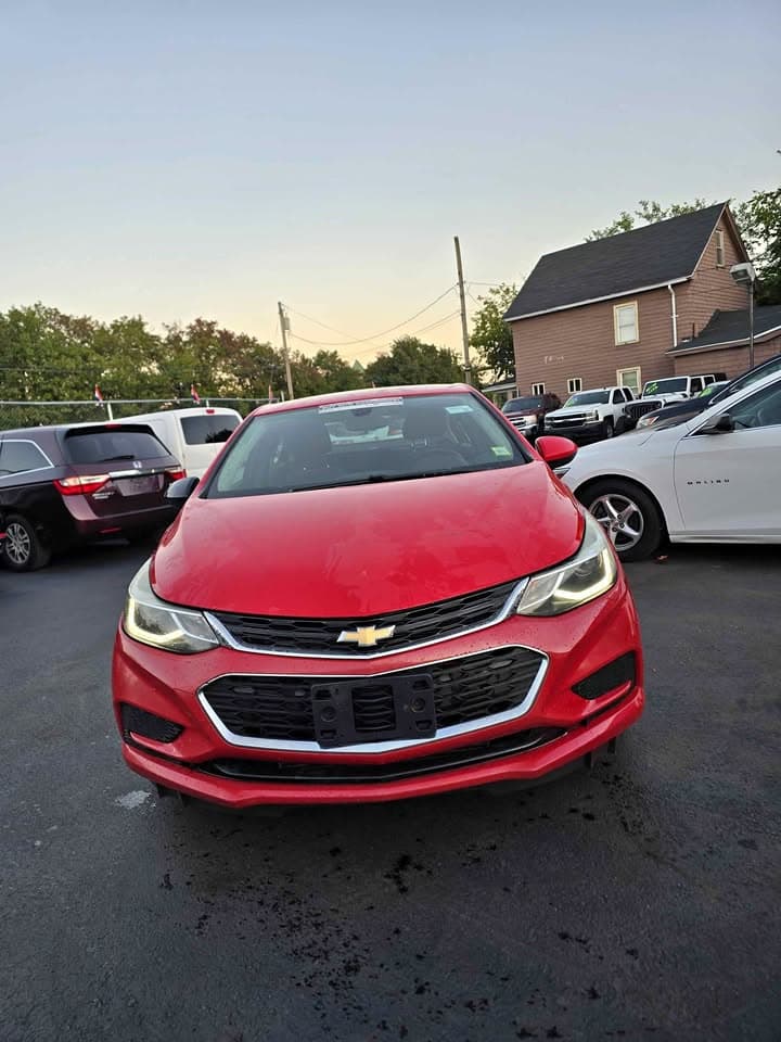2017 Chevrolet Cruze LT, photo 1