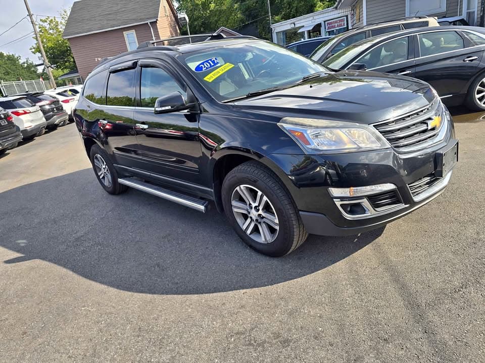 2017 Chevrolet Traverse LT, photo 1